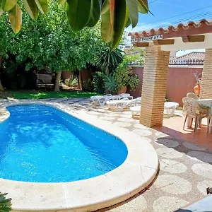 Con Piscina Сasa de vacaciones